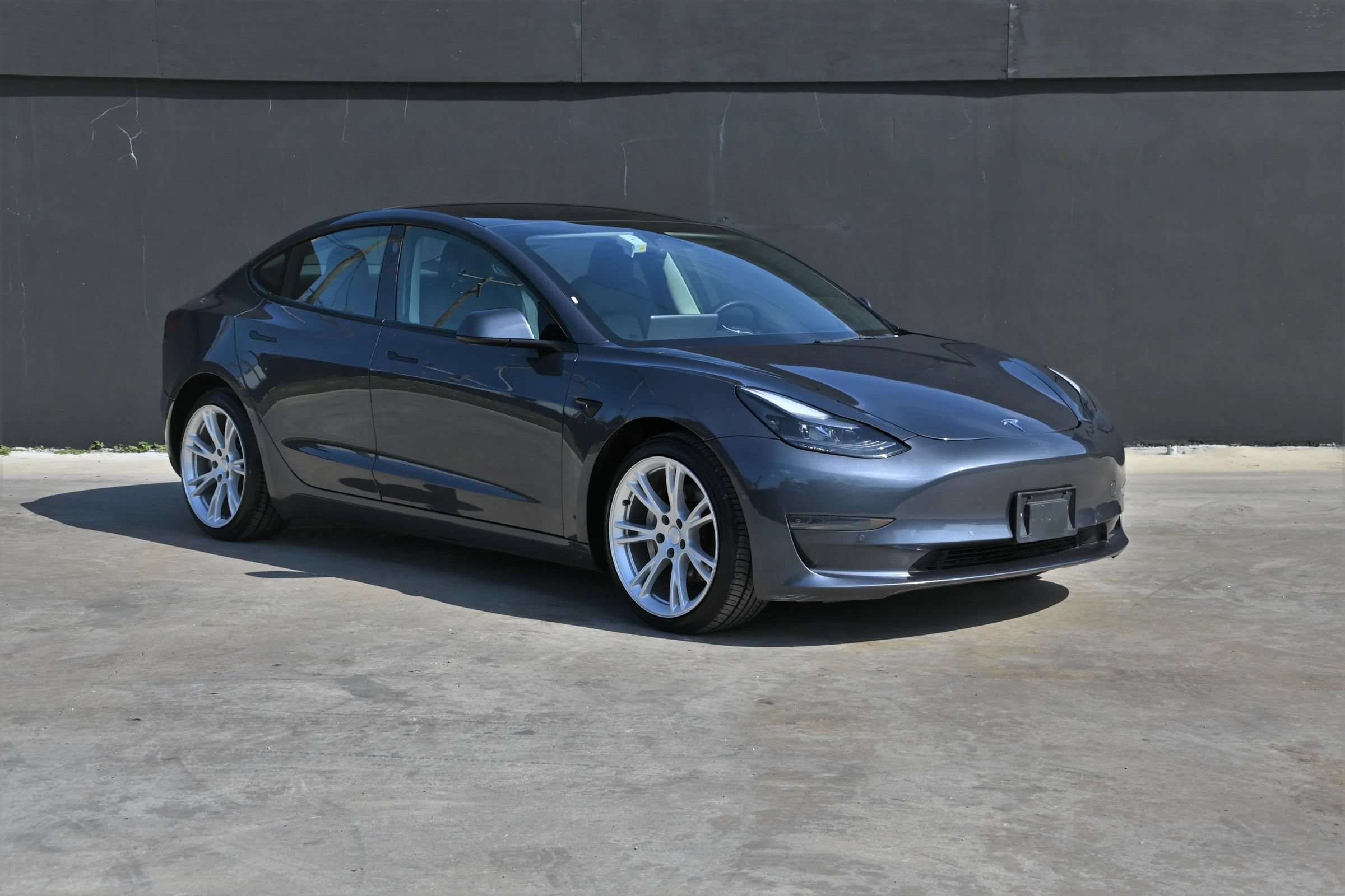 Used 2022 Tesla Model 3 RWD image 1