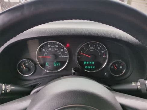 Used 2015 Jeep Wrangler Unlimited Sahara w/ Connectivity Group image 34