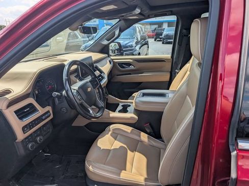 Used 2021 Chevrolet Tahoe Premier w/ Premium Package AWD/4WD image 17