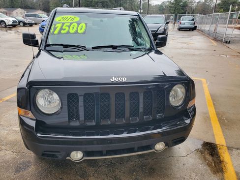 Used 2016 Jeep Patriot High Altitude image 2