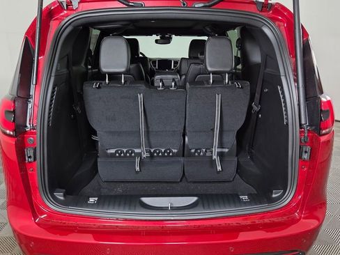 New 2026 Chrysler Pacifica Select image 9