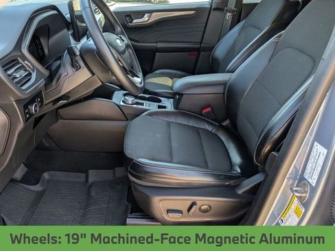 Used 2023 Ford Escape SE image 16