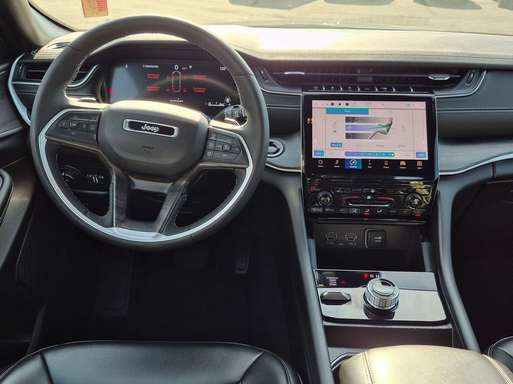 Used 2024 Jeep Grand Cherokee L Limited AWD/4WD image 21