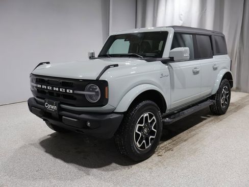 Used 2024 Ford Bronco Outer Banks image 6