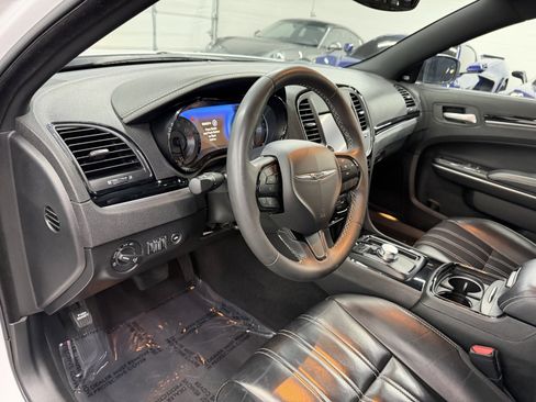 Used 2023 Chrysler 300 S image 17