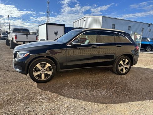 Used 2019 Mercedes-Benz GLC 300 image 4