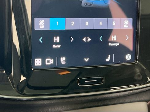 Used 2023 Volvo XC40 B5 Plus w/ Driver Assist Package image 20