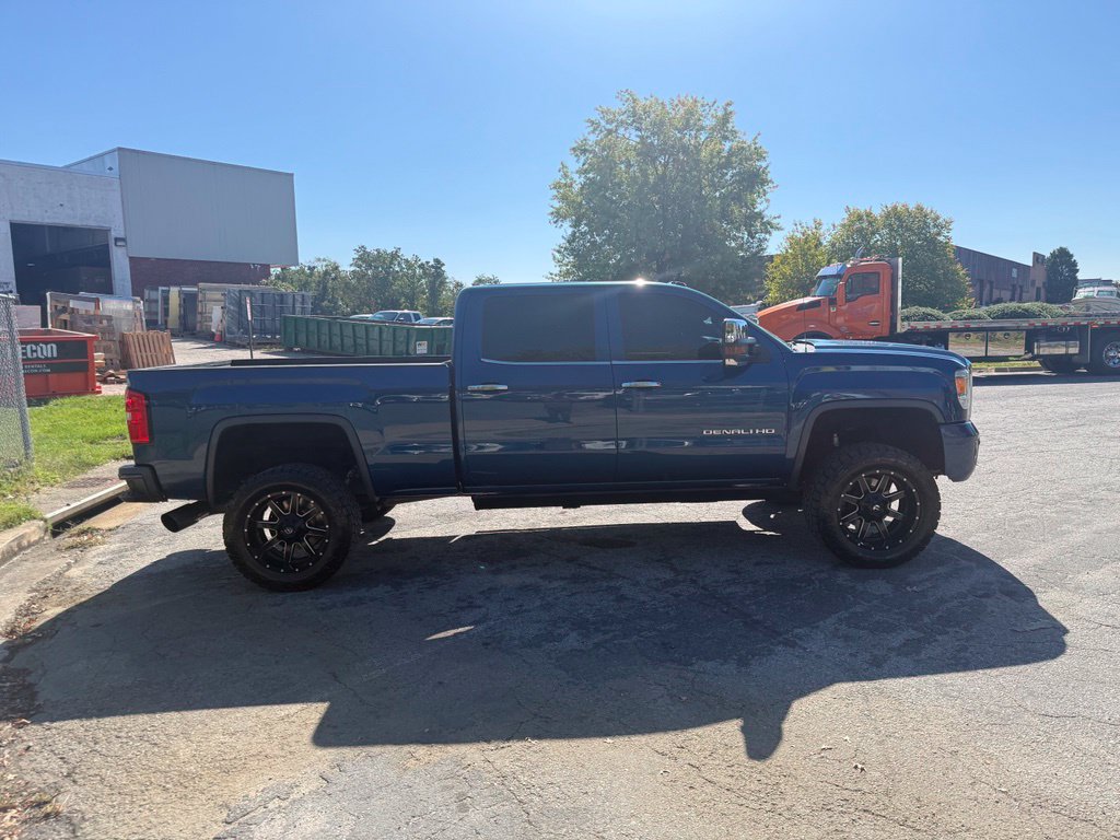 Used 2015 GMC Sierra 2500 Denali w/ Duramax Plus Package AWD/4WD image 5