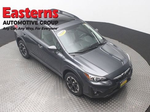 Used 2021 Subaru Crosstrek 2.0i Premium w/ Moonroof Package AWD/4WD image 3