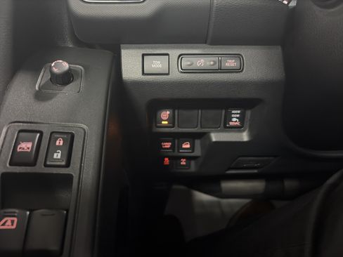 Used 2022 Nissan Frontier PRO-4X w/ Pro-4X Premium Package AWD/4WD image 19