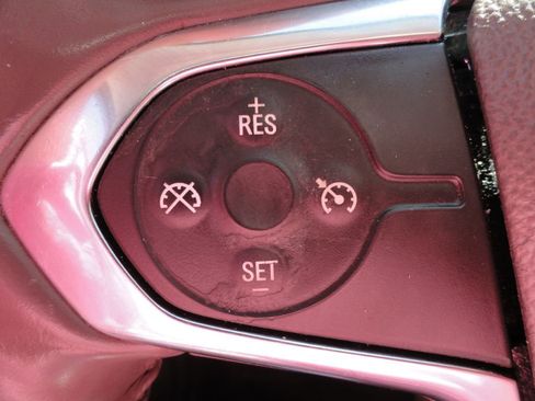 Used 2019 Chevrolet Traverse LT image 26