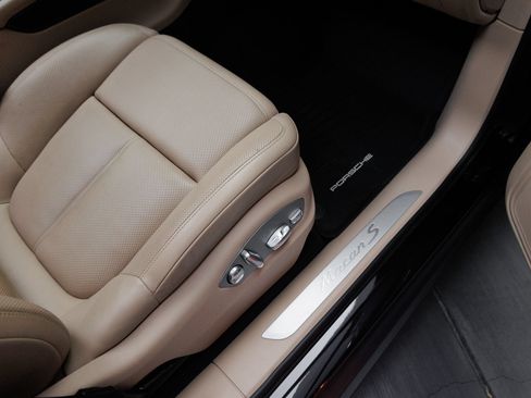 Certified 2021 Porsche Macan S AWD/4WD image 35
