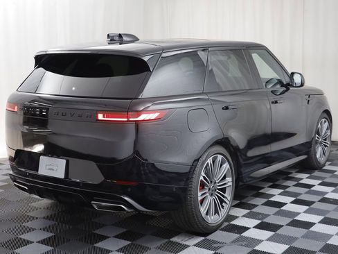 Used 2023 Land Rover Range Rover Sport SE Dynamic image 19