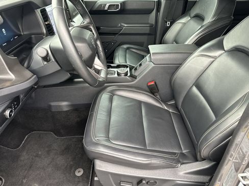Used 2025 Ford Bronco Badlands AWD/4WD image 14