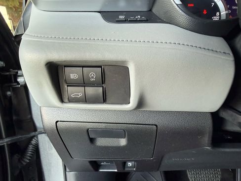 Used 2023 Toyota Highlander XLE image 15