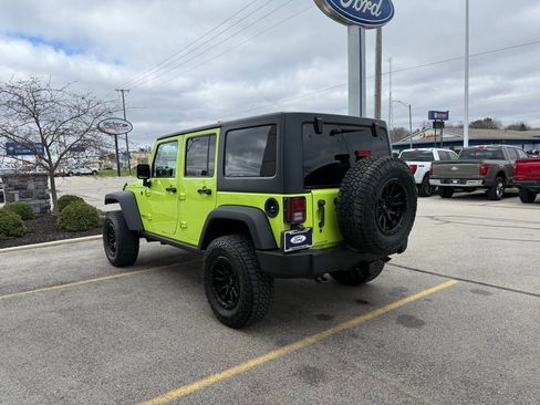 Used 2016 Jeep Wrangler Unlimited Rubicon w/ Connectivity Group AWD/4WD image 31