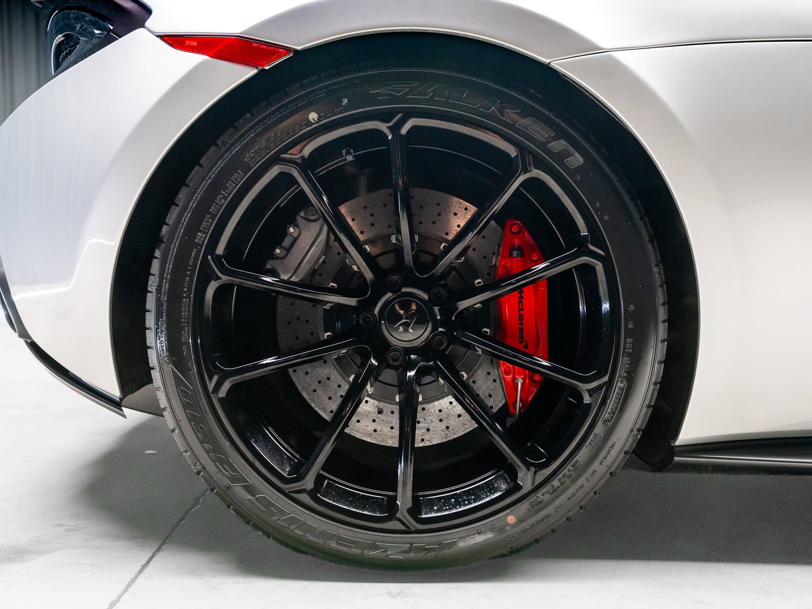 Used 2019 McLaren 570S Spider RWD image 28
