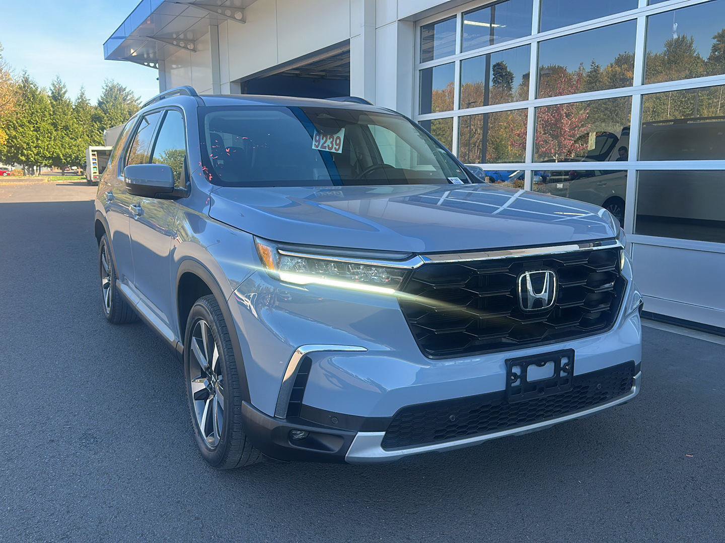 Used 2025 Honda Pilot Touring image 5