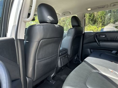 Used 2024 Nissan Armada SV image 12