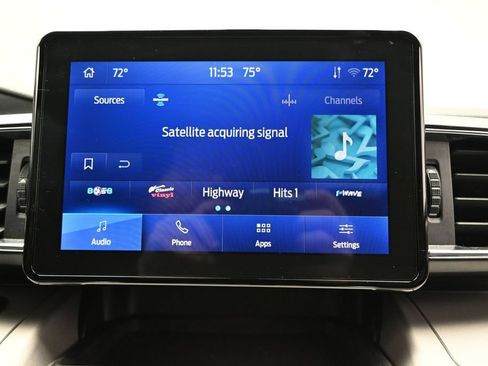 Used 2023 Ford Explorer XLT w/ Equipment Group 202A AWD/4WD image 29