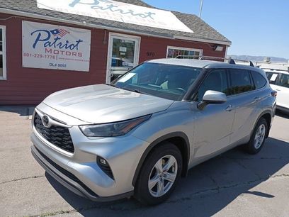 Used 2022 Toyota Highlander LE