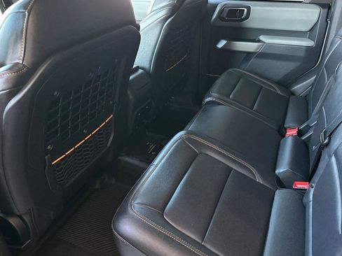 Used 2023 Ford Bronco Badlands w/ Sasquatch Package image 12