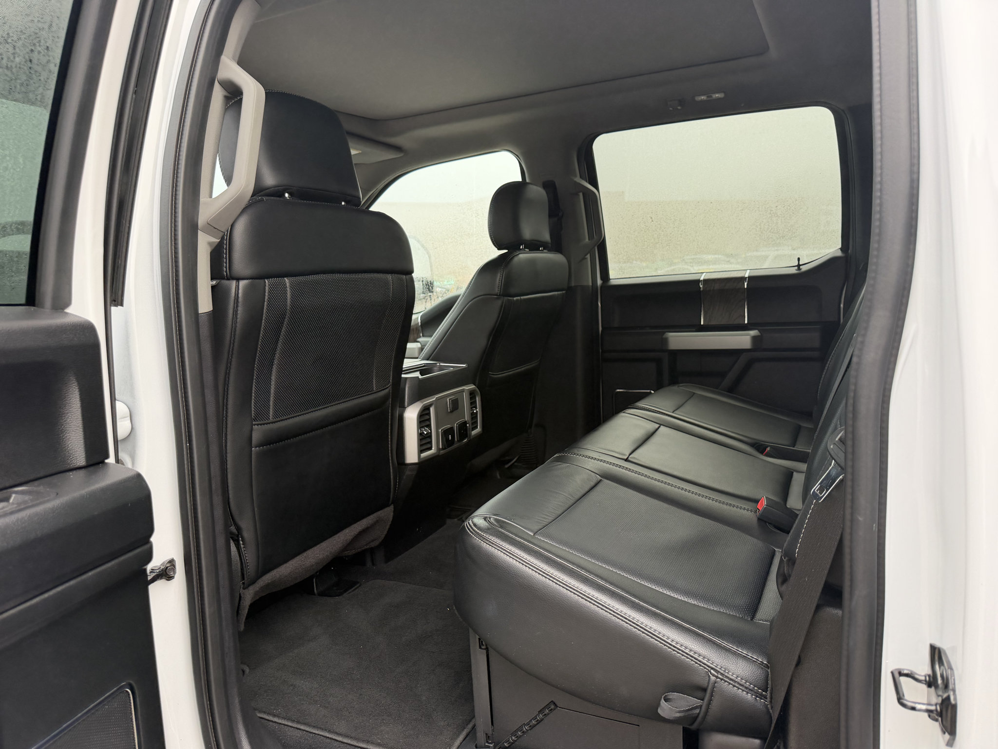 Used 2019 Ford F350 Lariat w/ Lariat Value Package AWD/4WD image 8