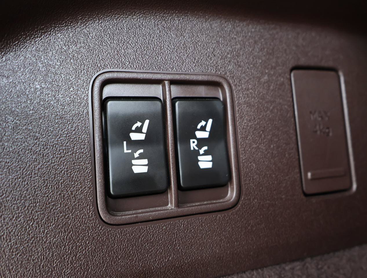 Used 2019 Lexus RX 350L FWD image 32