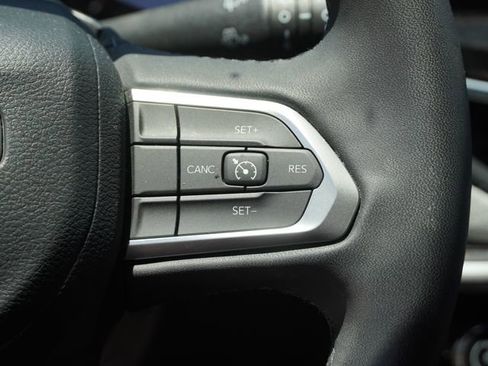 Used 2023 Jeep Compass Latitude AWD/4WD image 24