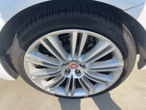 Used 2015 Jaguar XJ L Portfolio RWD image 9