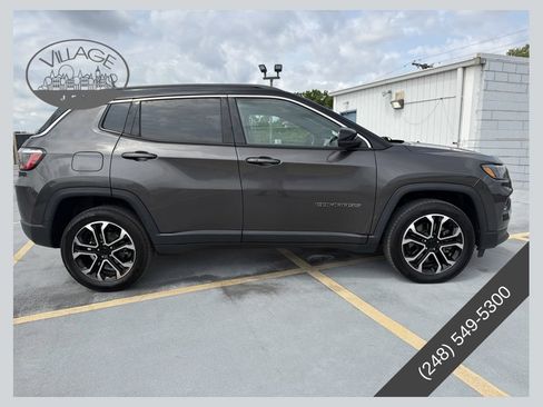 Used 2023 Jeep Compass Limited AWD/4WD image 1