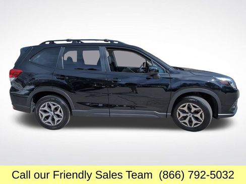 Used 2023 Subaru Forester Premium image 7