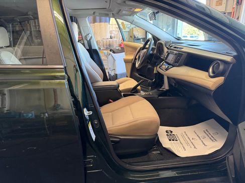 Used 2013 Toyota RAV4 XLE AWD/4WD image 32