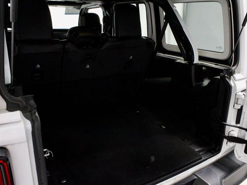 Used 2021 Jeep Wrangler Unlimited Sahara image 12