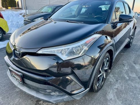 Used 2018 Toyota C-HR XLE image 4