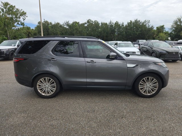 Used 2019 Land Rover Discovery HSE AWD/4WD image 6