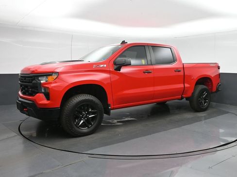 Used 2022 Chevrolet Silverado 1500 Custom Trail Boss AWD/4WD image 3