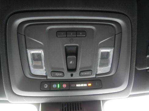 Used 2025 Chevrolet Silverado 1500 High Country w/ Technology Package image 24