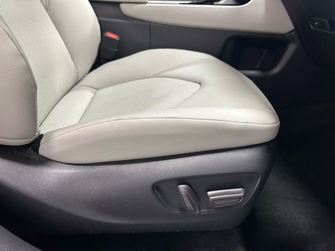 Used 2025 Toyota Grand Highlander AWD image 59