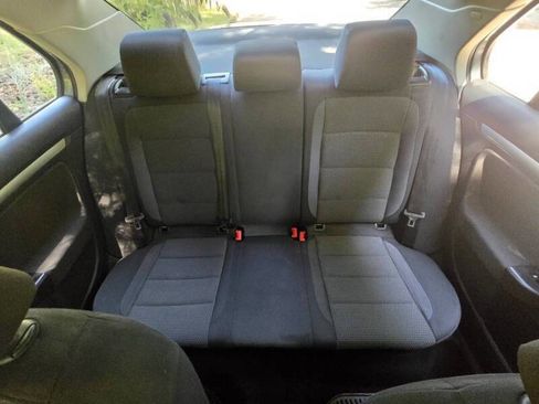 Used 2010 Volkswagen Jetta S image 17