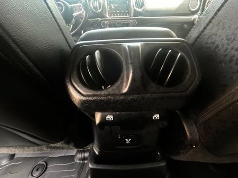 Used 2021 Jeep Wrangler Unlimited Sahara w/ Uconnect 4C Nav & Sound Group AWD/4WD image 27