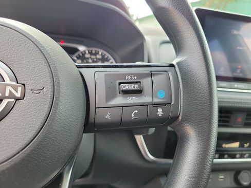Certified 2023 Nissan Rogue SV FWD image 24