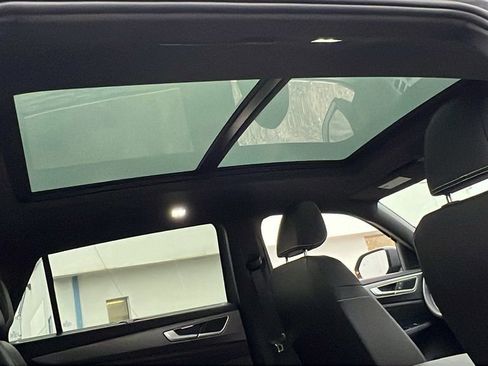 New 2026 Volkswagen Atlas Cross Sport SE image 15