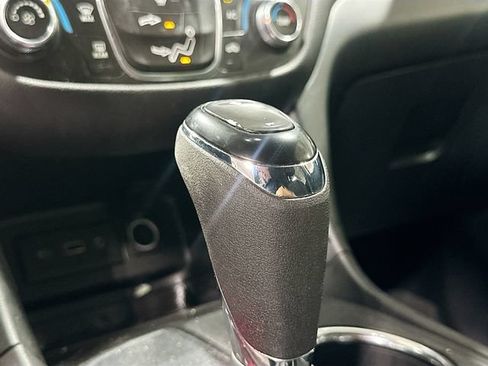 Used 2020 Chevrolet Equinox LT FWD image 17
