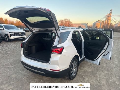 Used 2023 Chevrolet Equinox Premier image 14