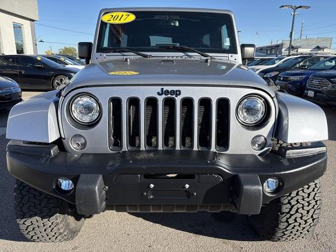 Used 2017 Jeep Wrangler Unlimited Sahara image 8