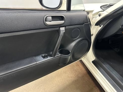 Used 2007 MAZDA MX-5 Miata Sport RWD image 57