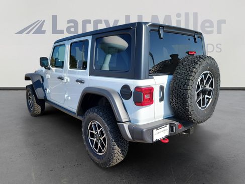 New 2025 Jeep Wrangler Unlimited Rubicon w/ Technology Group image 4