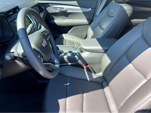 New 2025 Cadillac XT6 Luxury FWD image 20