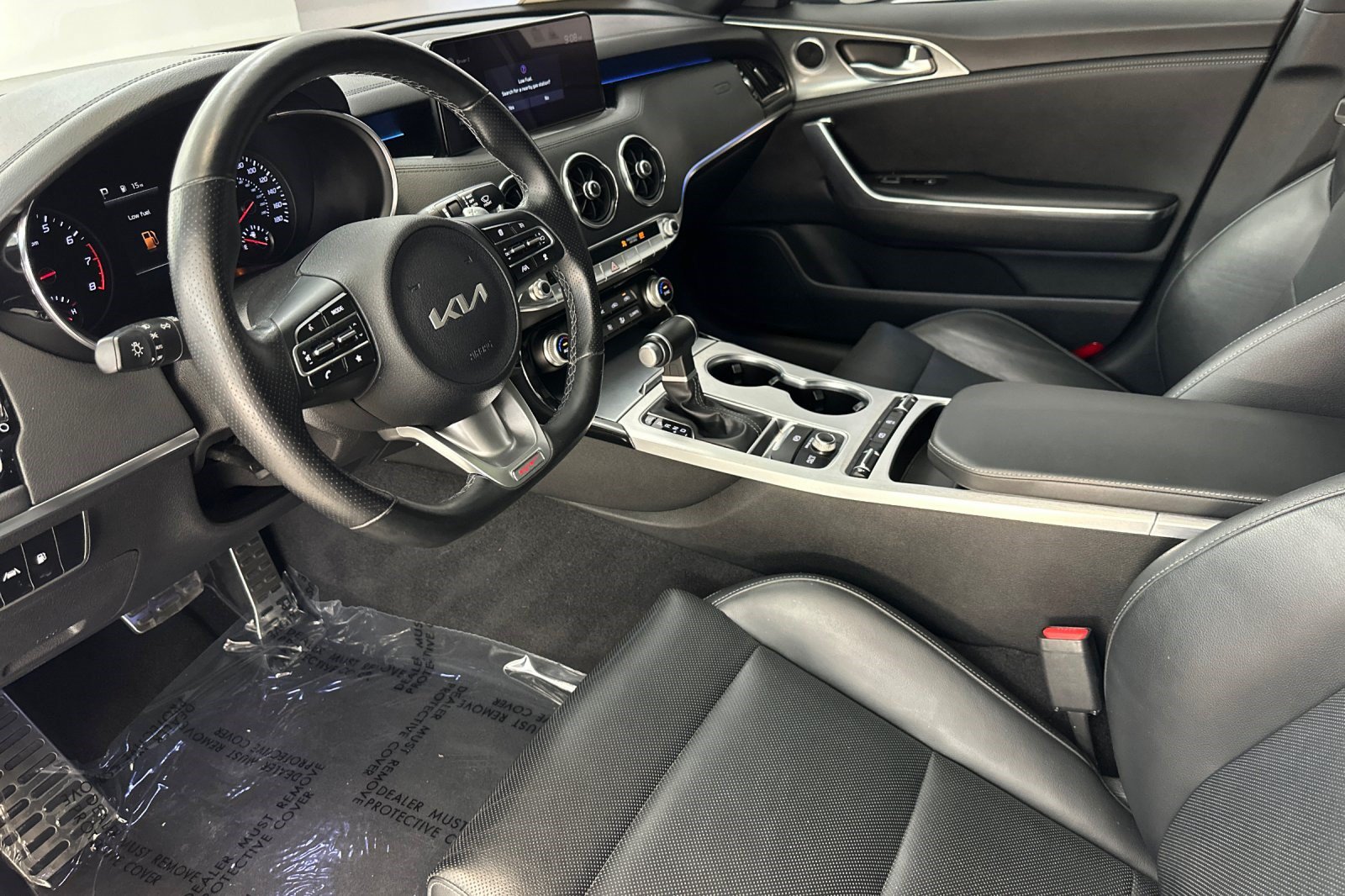 Used 2022 Kia Stinger GT1 RWD image 4